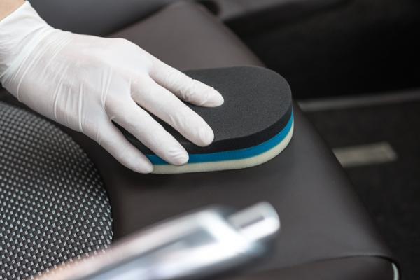 Como limpar estofos de automóveis – Dicas e truques INFALÁVEIS