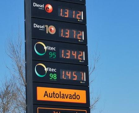 Como poupar gasolina com aplicações