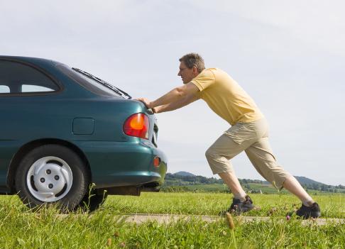 Como ligar um carro sem bateria – 7 passos