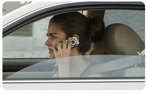Como evitar uma multa por falar no seu telemóvel se não for mandado parar