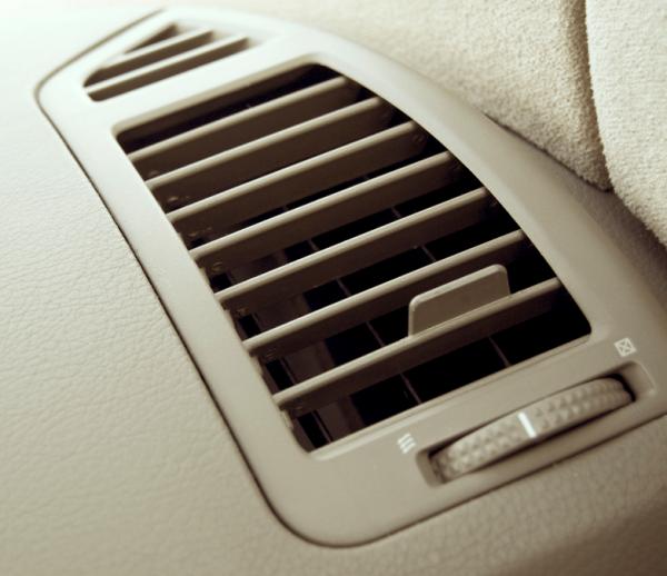 Como limpar o ar condicionado do carro – 7 passos