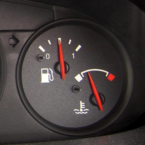Como medir o nível de óleo de um carro – 6 passos