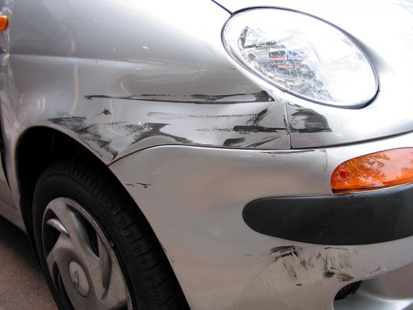 Como reparar arranhões de automóveis – 6 passos