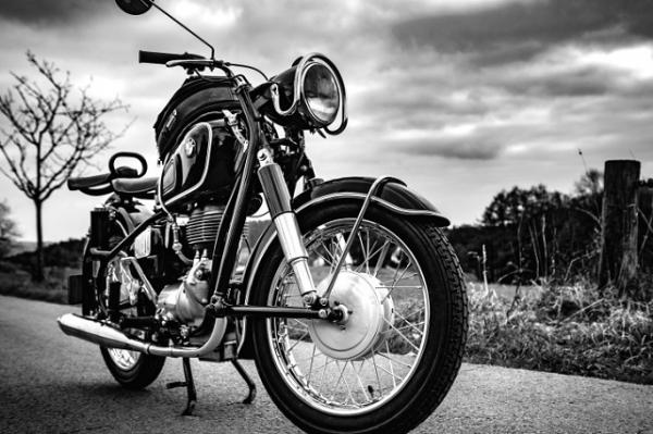 Motocicletas clássicas baratas para restauração
