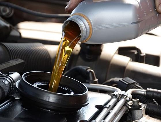 O que fazer se o carro vazar óleo – 6 passos