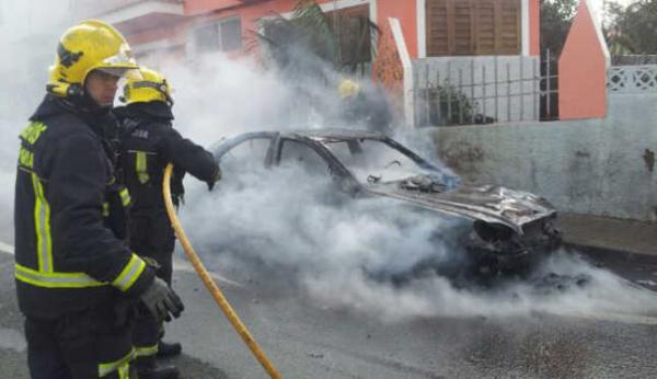 O que fazer se o meu carro pegar fogo – 9 passos